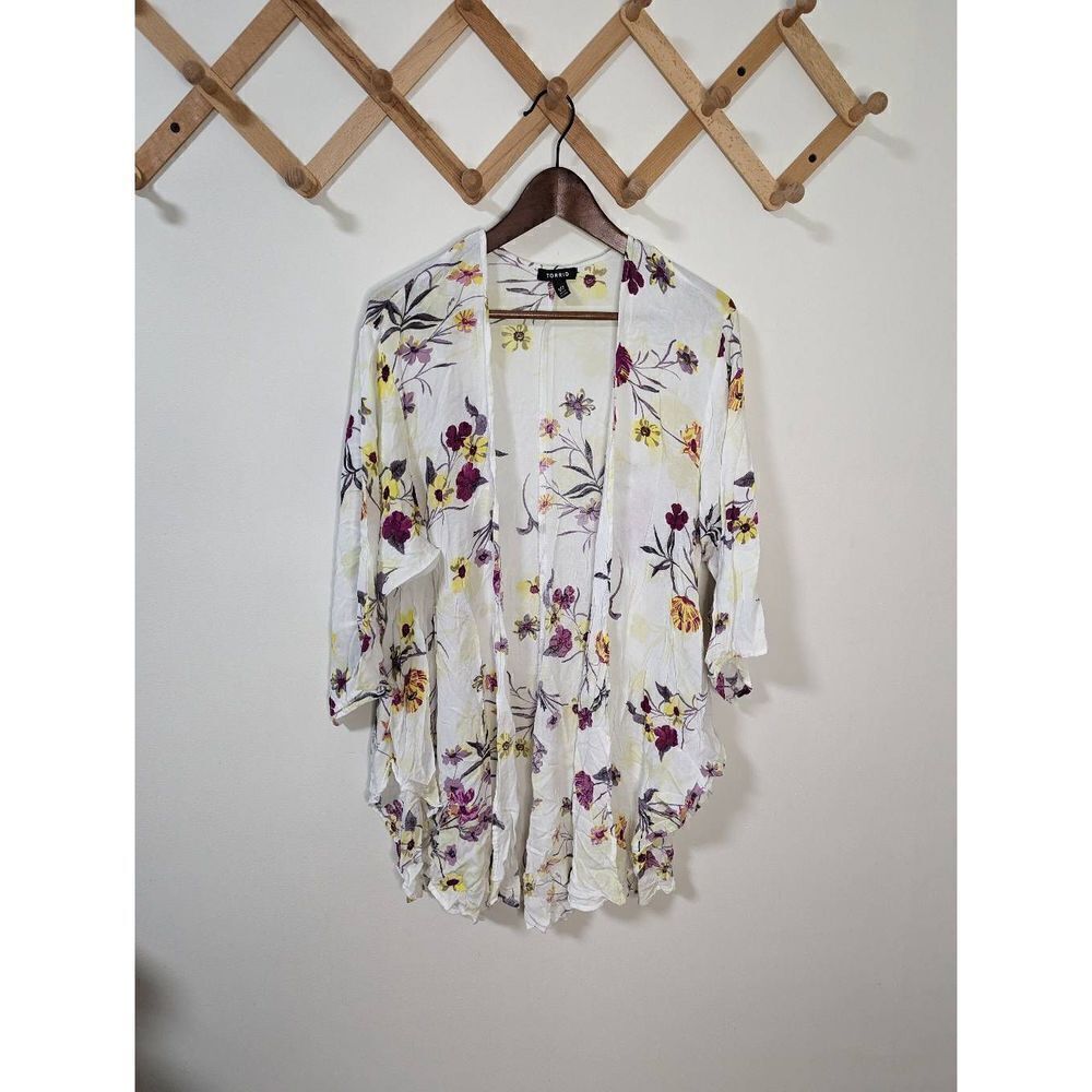 Torrid Crepe Shirttail Floral Kimono - Size 1/2